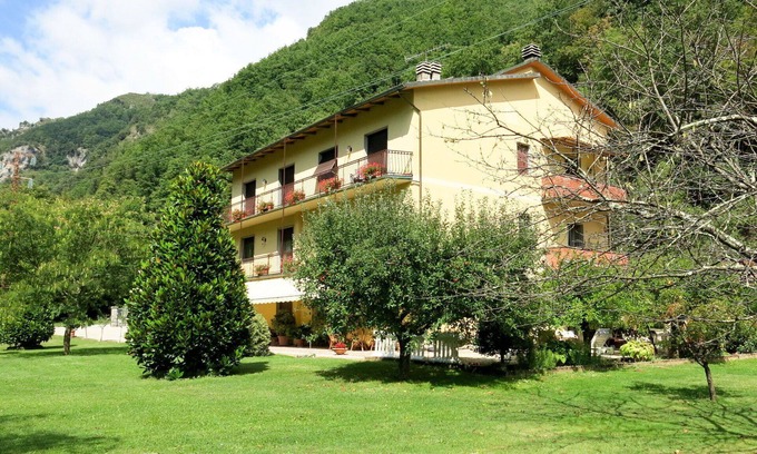 Casoli Apartment | Beautiful apartment for 5 people with WIFI, pool, TV, patio and parking