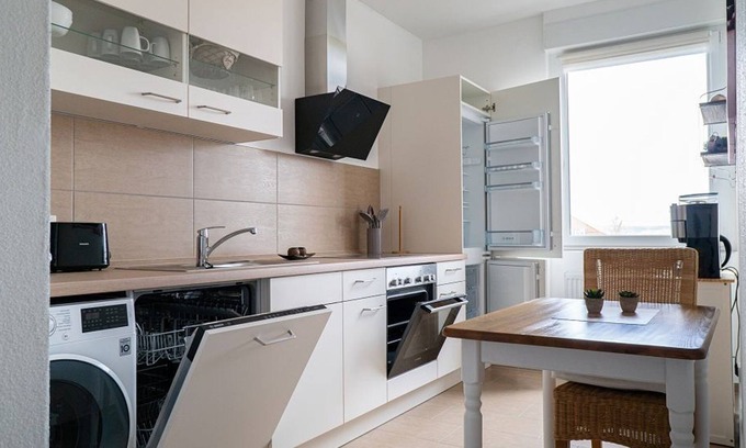 Landstuhl Apartment | Beautiful Apartment in Town Centre - Fewo