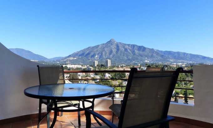 Nueva Andalucia Apartment | Beautiful Apartment in Señorio de Aloha, Puerto Banus, Marbella (up to 4 people)