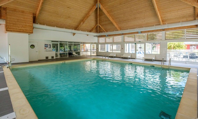 Saumur House | Beautiful apartment in villa for 3 people with pool, internet, TV, terrace, pets allowed and par.