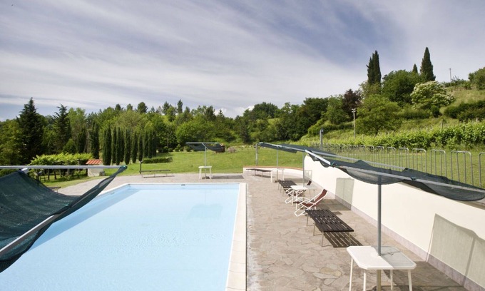 Cicogna House | Beautiful apartment in villa for 4 guests with pool, WIFI, TV, veranda, pets allowed and parking