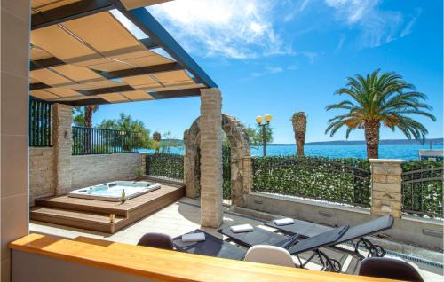 Kastel Gomilica Apartment | Beautiful Apartment In Kastel Gomilica