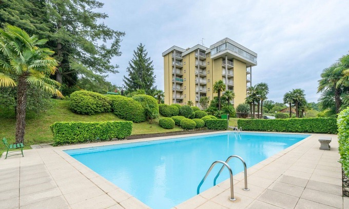 Germignaga Apartment | Beautiful apartment for 2 guests with WIFI, A/C, pool, terrace and parking