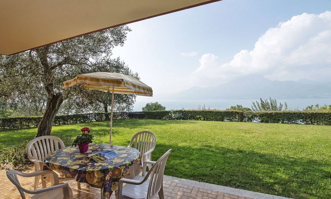 Frader Apartment | Beautiful apartment for 7 guests with WIFI, pool, TV, terrace and parking