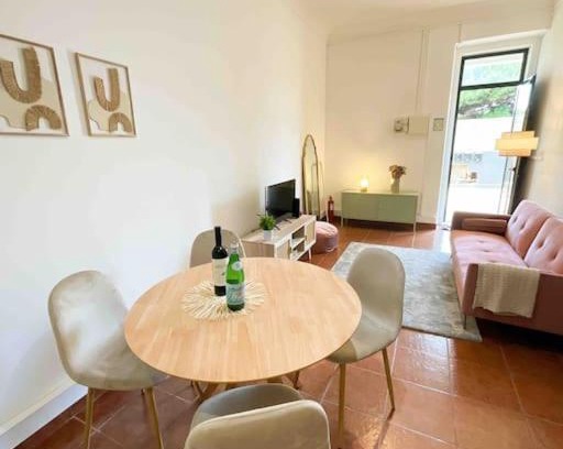 Carcavelos Apartment | Beautiful Apartment near Carcavelos Beach