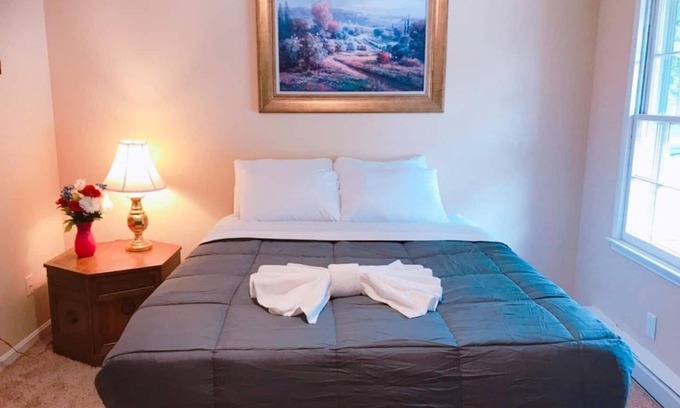Downtown Greensboro Apartment | Beautiful apartment in Historic Downtown Location
