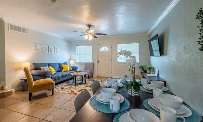 Mahncke Park Apartment | Beautiful Apartment @ The Botanical Gardens #8
