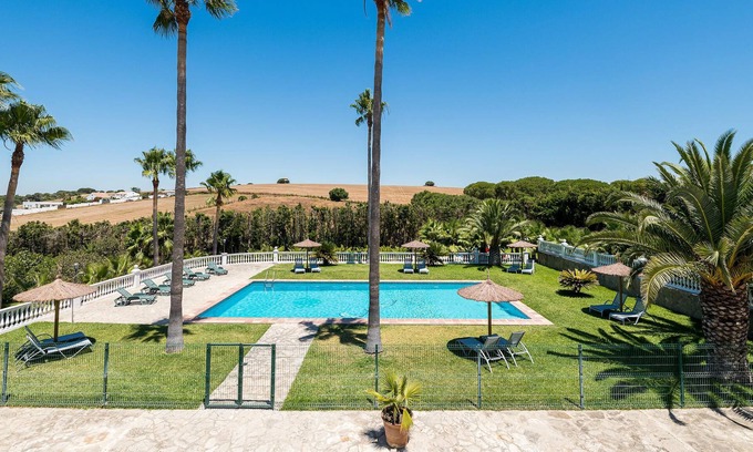 Brena y Marismas de Barbate Natural Park Apartment | Beautiful apartment with outdoor pool, located very close to beautiful nature and only 3 km from the