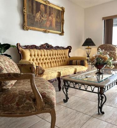 Fontainebleau Apartment | Beautiful apartment with very elegant colonial decoration