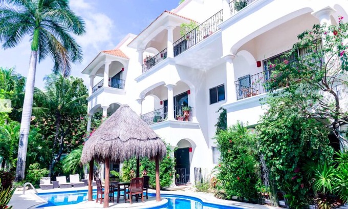 Gonzalo Guerrero Villa | Beautiful Arena Blanca on Calle 38 with beautiful pool