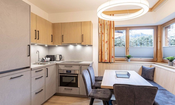 Reith bei Kitzbuehel Apartment | Beautiful apartment for 5 guests with WIFI, hot tub, TV, balcony and parking