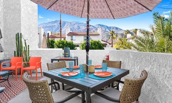 Baristo Condo | Beautiful Baristo Condo w/mountain views-Pools/Hot tubs-Walk to DT Palm Springs!