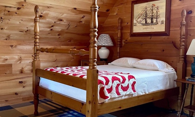 Brooklin Apartment | Beautiful barn apartment walking distance to downtown Brooklin