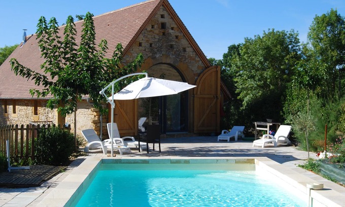 Camboulit House | beautiful barn restored near FIGEAC private pool, 6/8 persons,