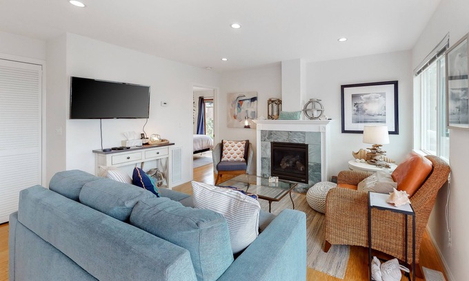 Old Town Cottage | Beautiful Bayside Home Steps From the Water w/Free WiFi, Deck, & Private Hot Tub