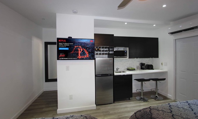 North Miami Beach Apartment | Beautiful Beach near, Casino, Park, And more