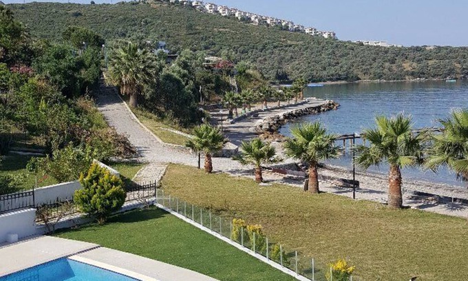 Gulluk Villa | Beautiful Beach front Villa