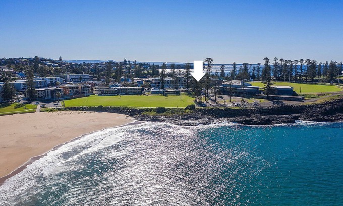 Kiama House | Beautiful beach house sleeping up to 8 people - 2 minutes from beach