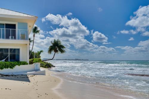 Seven Mile Beach Apartment | Beautiful Beachfront Apartment!