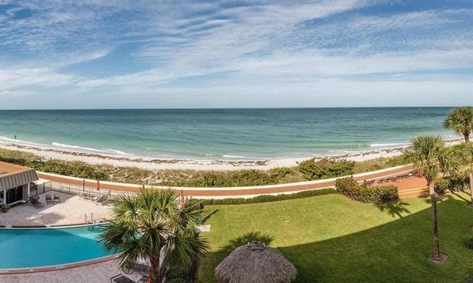 Belleair Beach Condo | Beautiful Beachfront Getaway