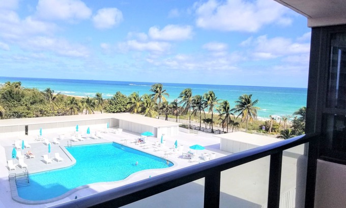 La Gorce Apartment | Beautiful Beachfront Large Apartment with Ocean Views - 604