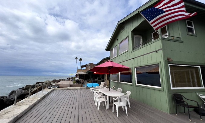 Faria Beach House | Beautiful Beachfront Faria Beach/Pitas Point Home