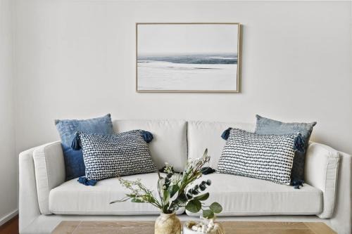 Bondi Beach Apartment | Beautiful Bondi 1-Bed Apartment Meters from Beach