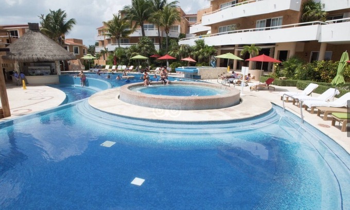 Playacar Fase I Resort | Beautiful Boutique Property Beachfront in Playacar!