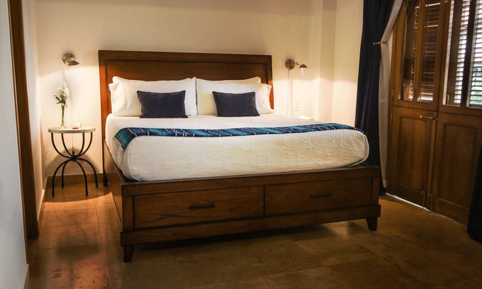 Casco Viejo Apartment | Beautiful Boutique Apart-hotel view & services (La Isabela Suites)