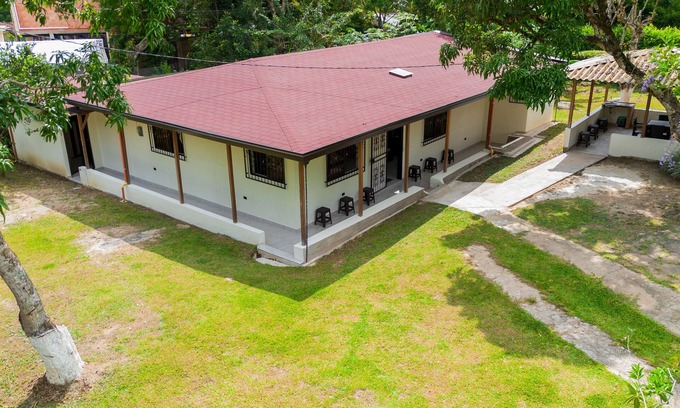 Cisneros Cottage | Beautiful brand new, estate just five minutes from the urban center of Cisnerosn