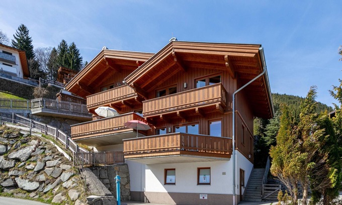 Hippach Ski Chalet | Beautiful chalet with stunning views over Zillertal valley