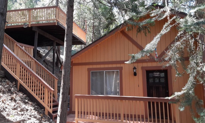 Crestline Cabin | Beautiful cabin 2 story with 2 decks, near Lake Gregory, Lake Arrowhead.