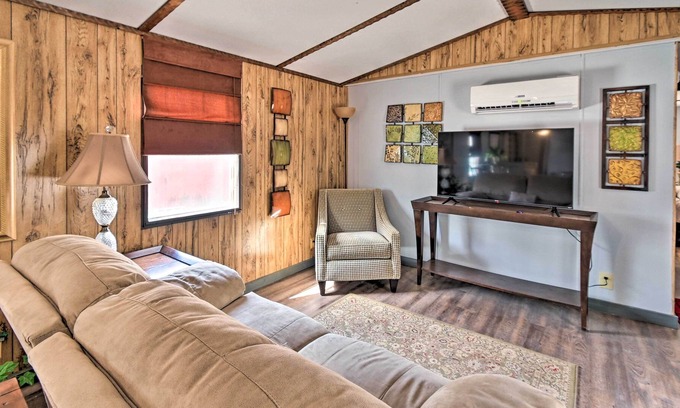 Lemon Springs House | Beautiful Cameron Retreat w/ On-Site Hiking!