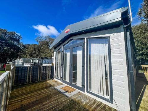Corton Other | Beautiful Caravan With Decking And Wifi At Azure Sea, Suffolk Ref 32025Az