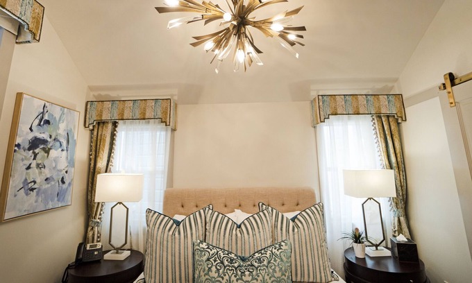 Napa Ski Chalet | Beautiful Carriage House on a mansion downtown Napa.