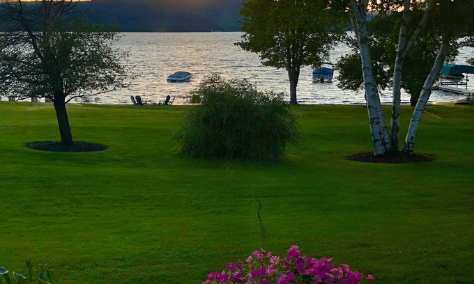Bristol House | Beautiful carriage house on Newfound - Perfect Lake Getaway!