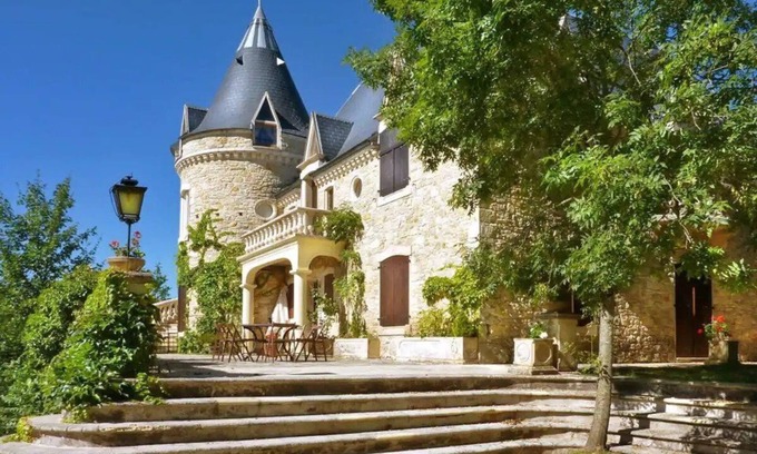 Cambayrac House | Beautiful Château with Large Private Pool near Cahors