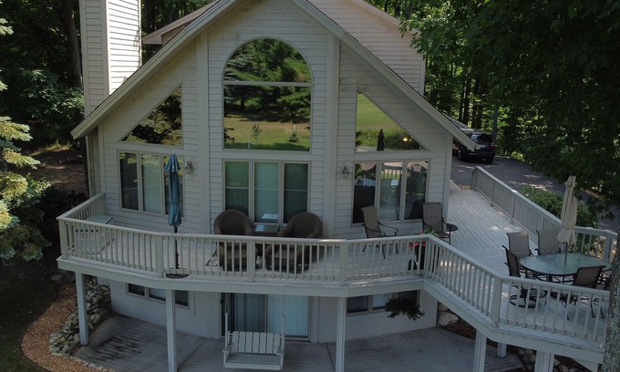 Bellaire Ski Chalet | Beautiful Chalet in the Shanty Creek Resort