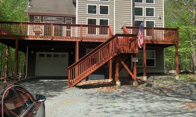 Lackawaxen House | Beautiful Chalet with Pool, Skiing, Beach Lake etc