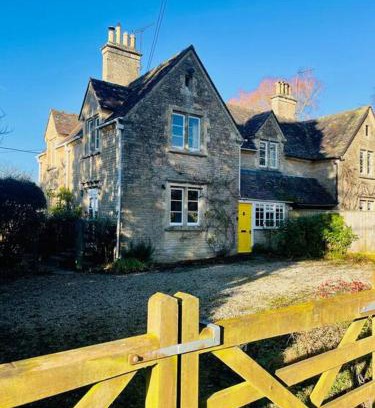 Chipping Norton House | Beautiful Character Cottage in the Country