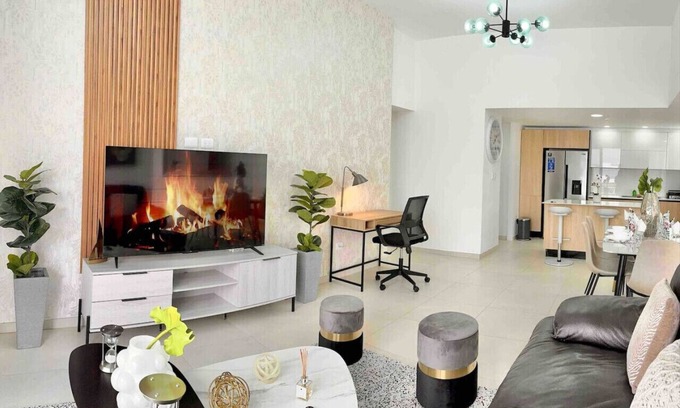 Viejo Arroyo Hondo Apartment | Beautiful City Center Condo, King bed, Pool, Gym and Social Area with Spectacular Views
