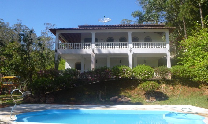 Mogi das Cruzes House | Beautiful colonial house, leisure, green and private lake and pool