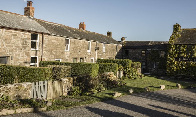 Pendeen Cottage | Beautiful, comfortable, pet friendly cottage - Sleeps 4/5. Great reviews.