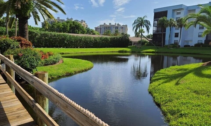 Fort Myers Condo | Beautiful condo located directly on the River with pool side & lake views