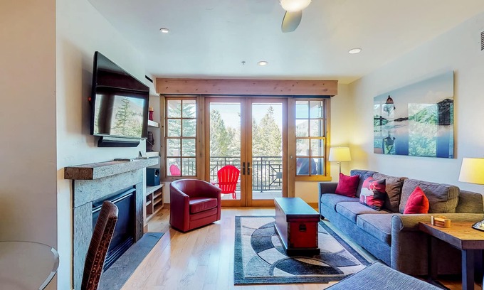 Elkhorn Village Condo | Beautiful condo close to skiing & Pet-Friendly!