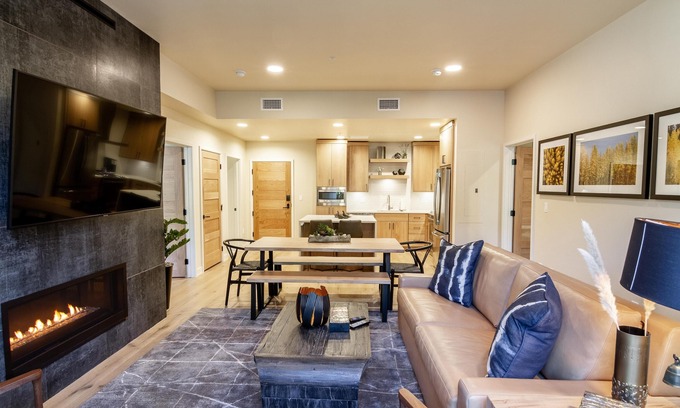 Tamarack Resort Condo | Beautiful Condo|Gas Fireplace|Mountain Views|Patio
