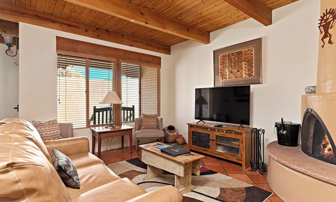 Northeast Santa Fe Hotel | Beautiful Condo Just Blocks From The Plaza, Wood Fireplace + More