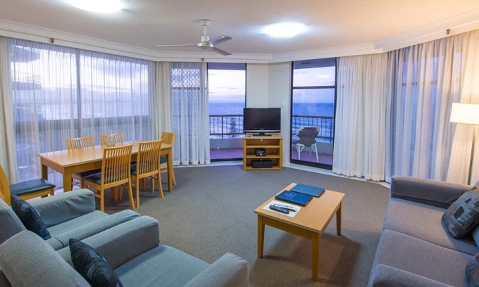 Coolangatta Resort | Beautiful Coolangatta Beach Front Apartment avai.il. 27th Dec. to 10th Jan