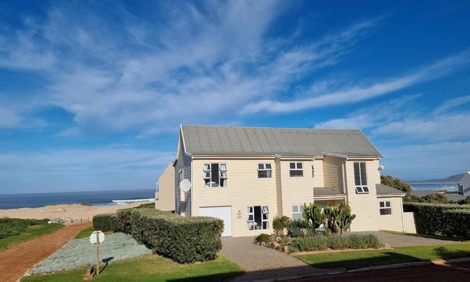 Oyster Bay House | BEAUTIFUL COTTAGE FANTASTIC BEACH
