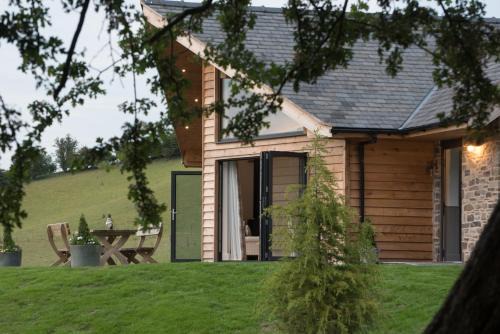 Montgomery House | Beautiful cottage in idyllic countryside setting